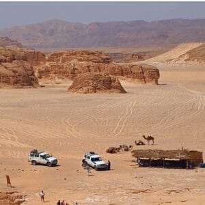 Jeep Safari al Canyon Colorato & Blue Hole – Snorkeling da Sharm
