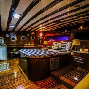 Cena romantica sulla barca a vela Sina Dream